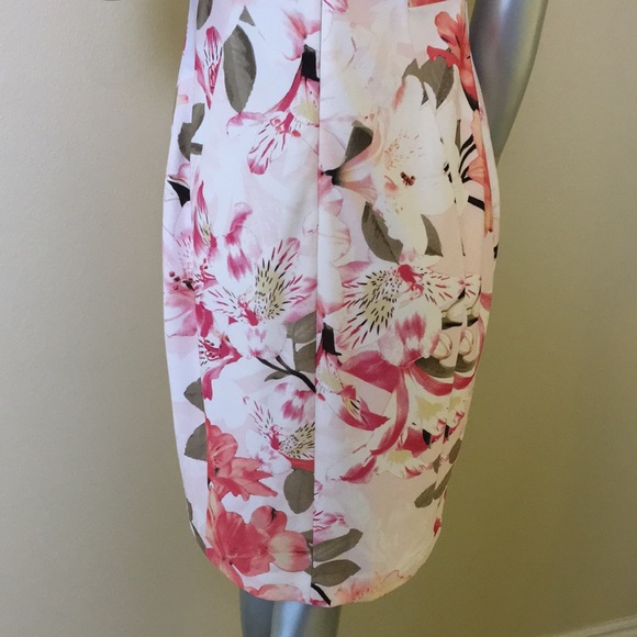 CALVIN KLEIN | Sheath Dress Lily Print With Pearl Embellished Neckline - Picture 11 of 16